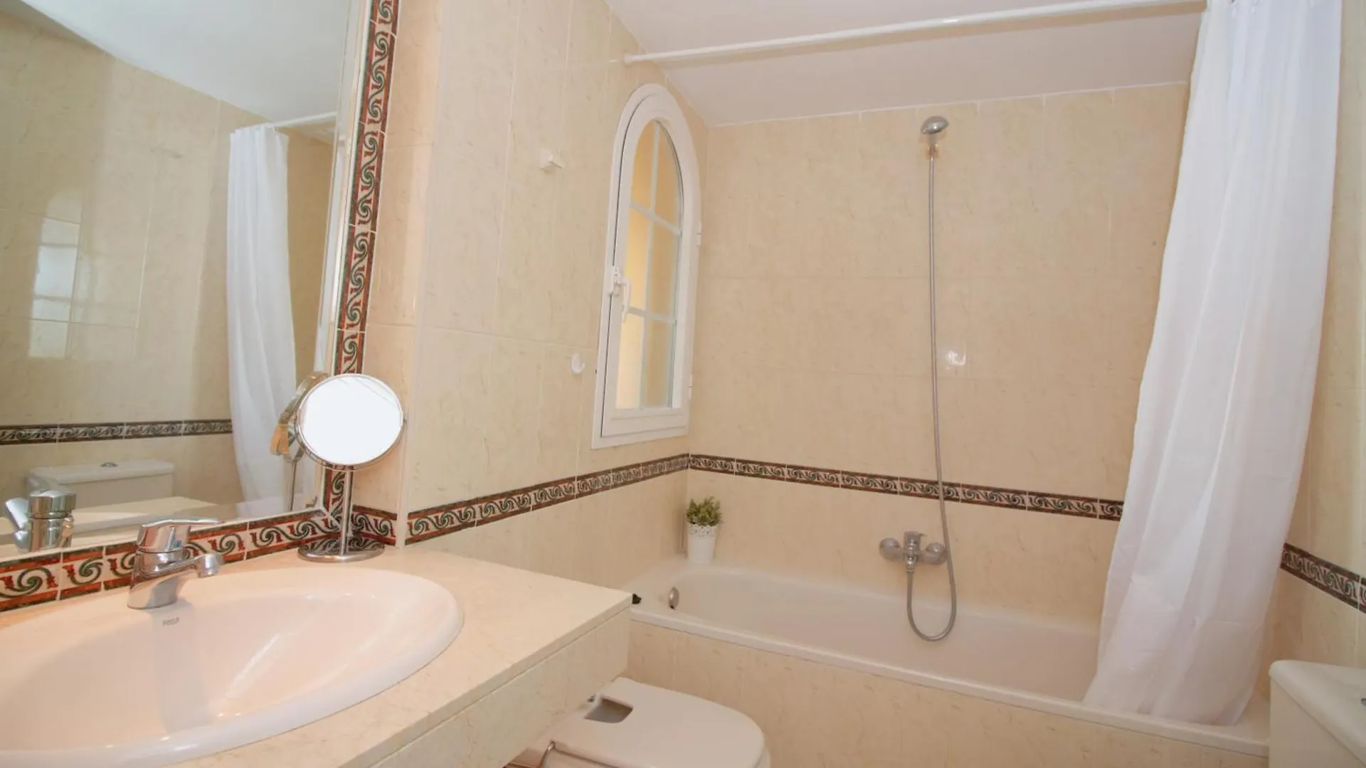 Casa Aloha Beach And Golf Marbella Appartamento
