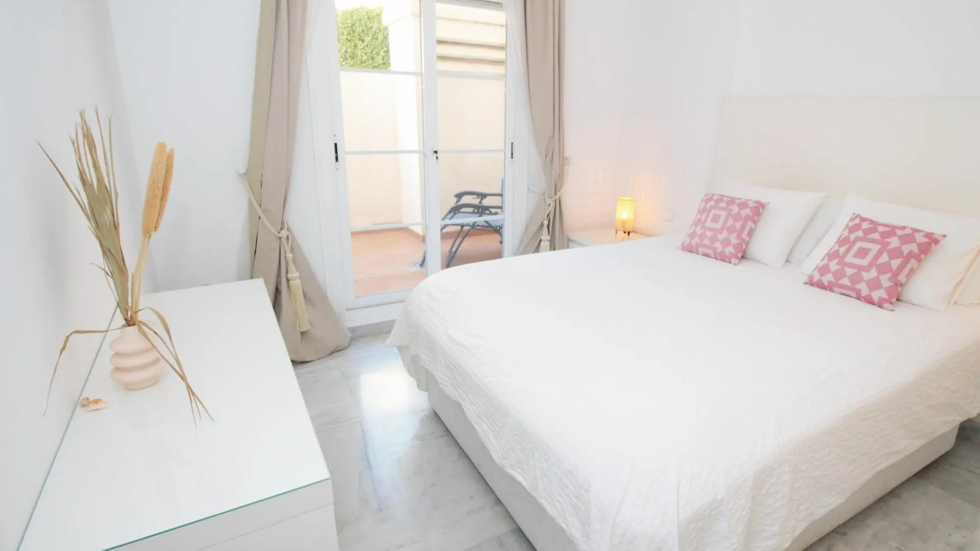 Casa Aloha Beach And Golf Marbella 0*,  Spain